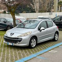 Peugeot 207 1.4 benzina adatta per neopatentati
