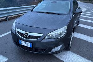 Opel astra sport tourer cosmo