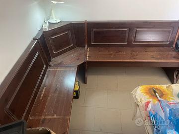 Giropanca angolare in legno massello con 4 sedie