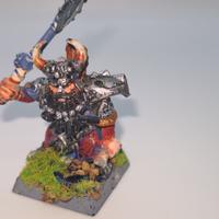 Warhammer - nano in metallo con ascia bipenne