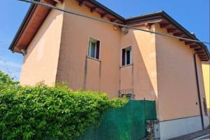 Villa di 317 m² con più di 5 locali e box auto dop