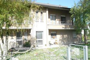 Appartamento in villa bifamiliare con lavanderia