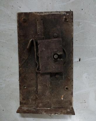 serratura antica per ristrutturazione porta antica