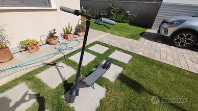 monopattino elettrico nineboot F30E