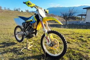 Cross 250 4T