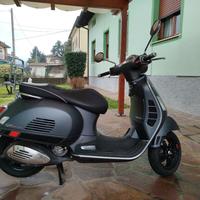 Vespa 300 GTS Super 