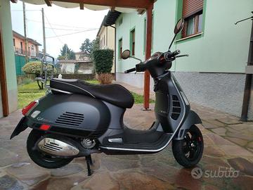 Vespa 300 GTS Super 