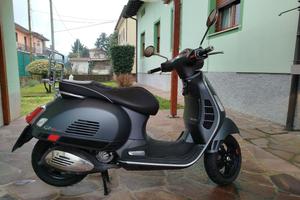 Vespa 300 GTS Super 