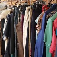 stock di vestiti vintage tuti made in italy.