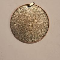 Medaglione azteco "pietra del sole"

