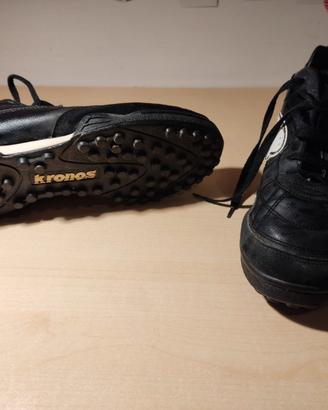 Scarpe da calcio e parastinchi