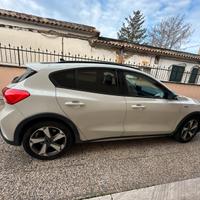 Focus Active metropolis white