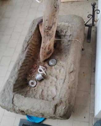 ebio ebi Trogolo in pietra scolpito a mano