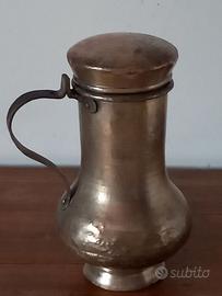 brocca di rame vecchia