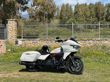 Harley Davidson road glide cvo st