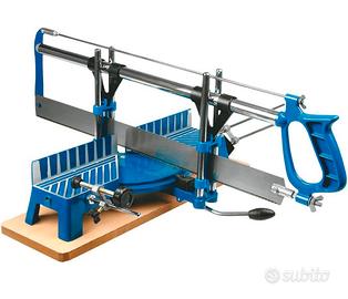 Sega a mano con guida per cornici