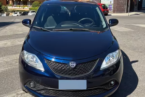 LANCIA YPSILON 1.2 – SOLO 36.800 KM – NEOPATENTATI