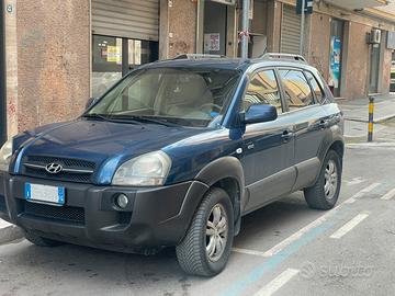 HYUNDAI TUCSON CRDI 16v 4WD AUTOCARRO
