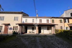 CASA DI CORTE A CERESARA