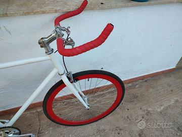 Bicicletta city single speed scatto fisso