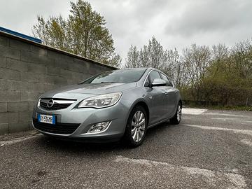 Opel astra J