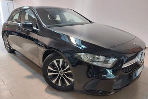 MERCEDES A 180 D Business 8G-DCT