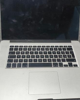 Apple MacBook Pro 15,4", i7,  8gb, 256gb