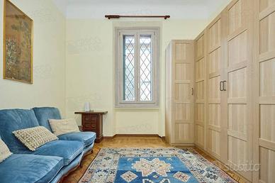 Villa di 200 m² con più di 5 locali a Milano
