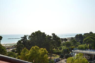 Quadrilocale con garage al mare