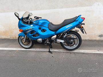 Moto Suzuki GSX 600 f