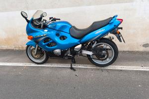 Moto Suzuki GSX 600 f