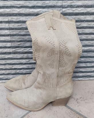 Stivali beige nuovi