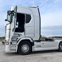 Autista camion con tutte le patenti