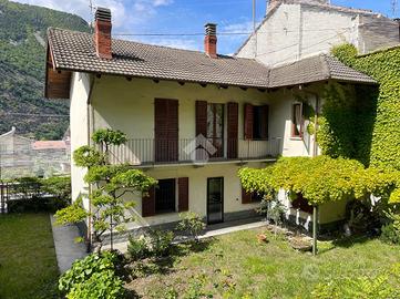 CASA SEMINDIPENDENTE A CHIOMONTE