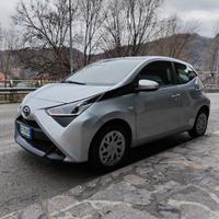Toyota Aygo Connect 1.0 VVT-i 72 CV 5 porte x-clus