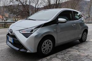 Toyota Aygo Connect 1.0 VVT-i 72 CV 5 porte x-clus