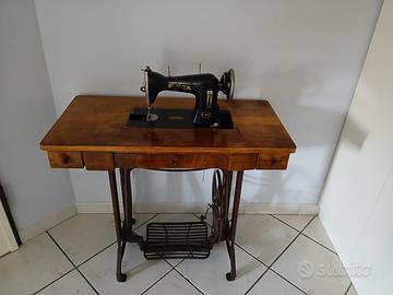Macchina da cucire antiquariato Simca F105