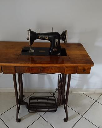 Macchina da cucire antiquariato Simca F105