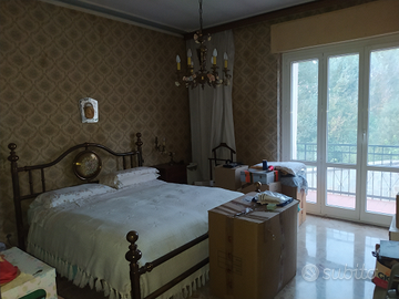 Ceva via consolata p.1° con 4 camere letto 140 mq