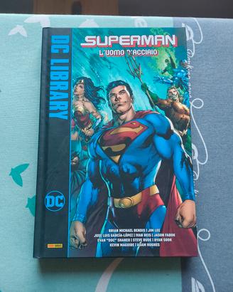 volume Superman l'uomo d'acciaio DC library panini