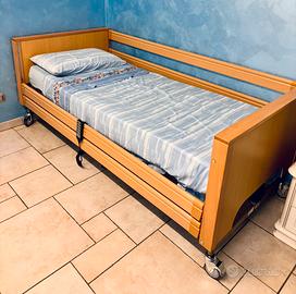 Letto elettrico con sponde e alzamalati