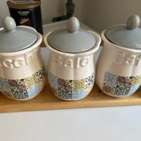 Contenitori in ceramica