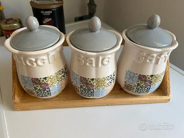 Contenitori in ceramica