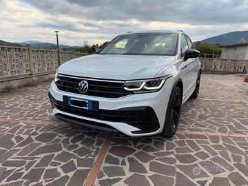 Volkswagen tiguan 2.0 tdi R-Line 150cv dsg