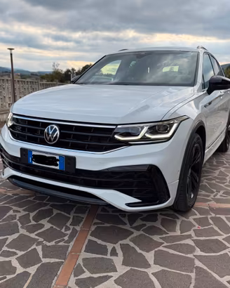 Volkswagen tiguan 2.0 tdi R-Line 150cv dsg