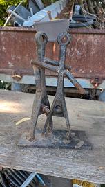 scultura in ferro uomo donna 