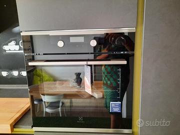 Forno Elettrolux multifunzione con vapore