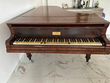 Pianoforte a coda N.Lachin
