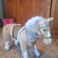 cavallo di peluche