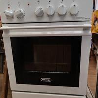 Cucina elettrica con forno DeLonghi